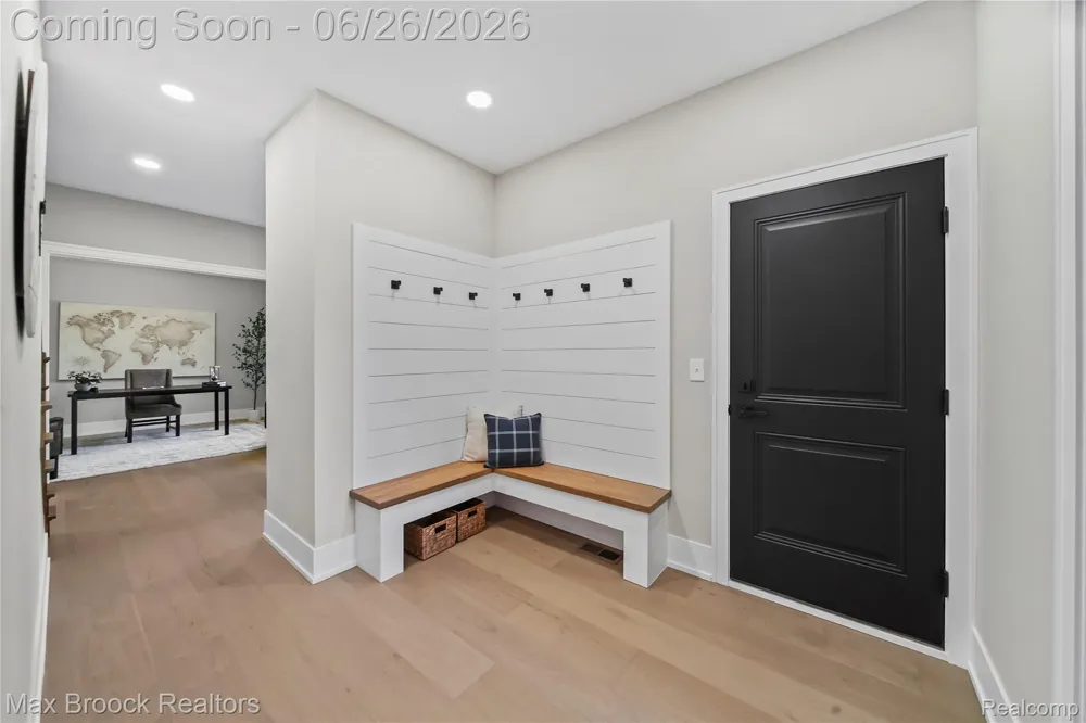 34575 Jefferson Avenue Harrison Charter Township, MI 48045