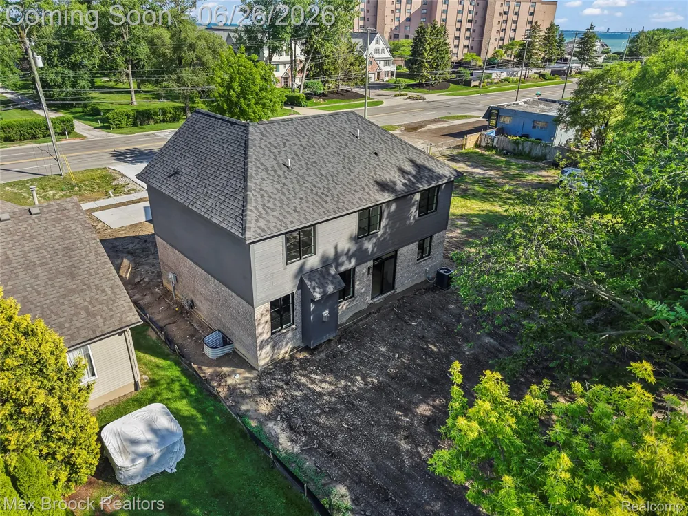 34575 Jefferson Avenue Harrison Charter Township, MI 48045