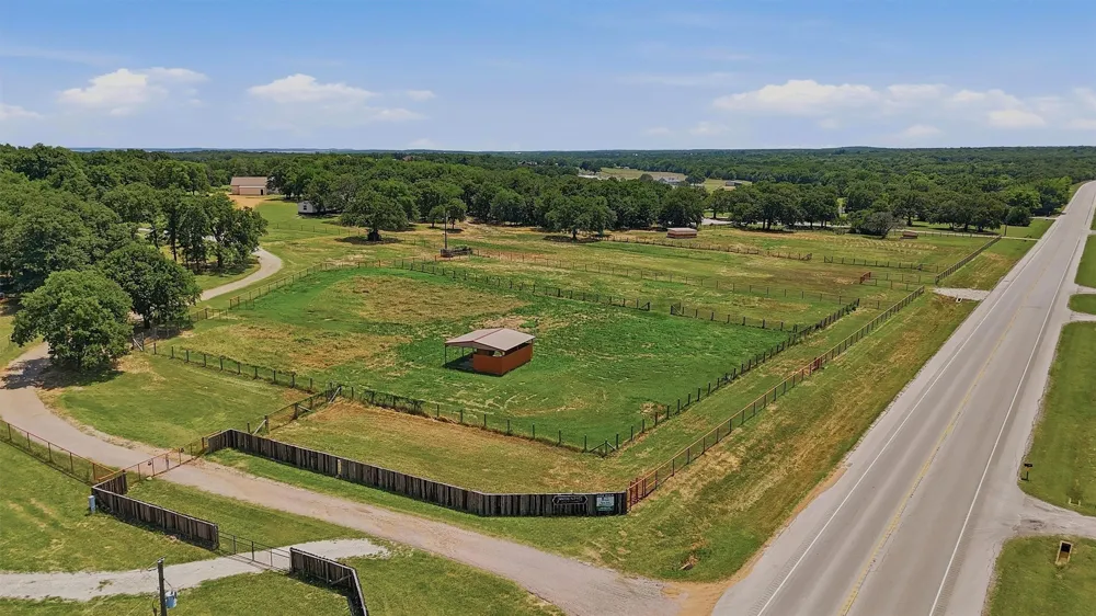 7154 E Fm 922 Valley View, TX 76272