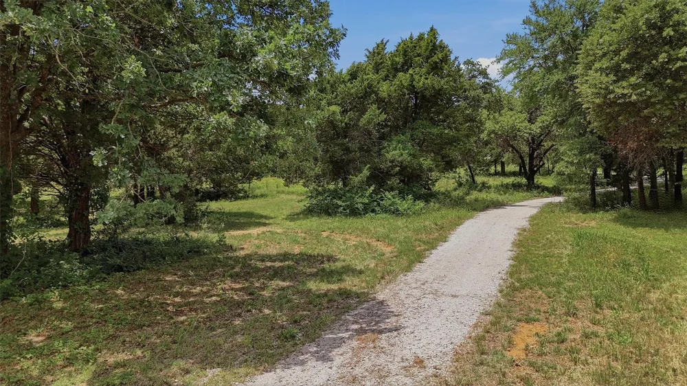 7154 E Fm 922 Valley View, TX 76272