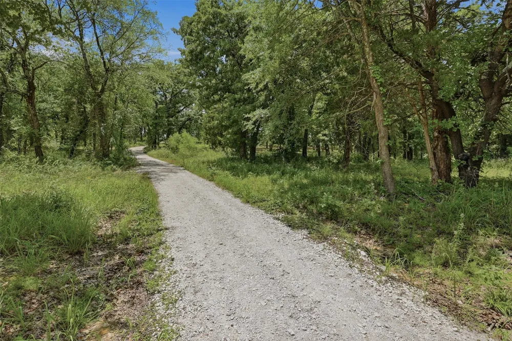 7154 E Fm 922 Valley View, TX 76272