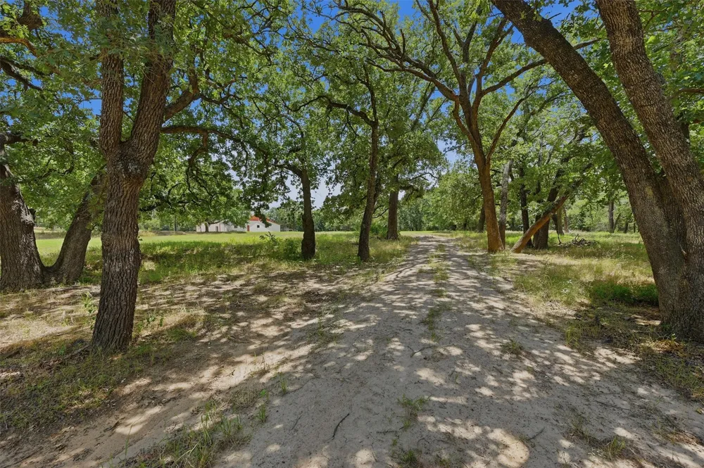 7154 E Fm 922 Valley View, TX 76272