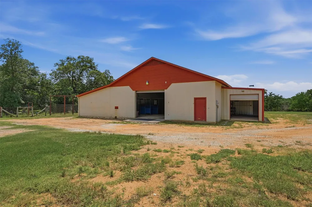 7154 E Fm 922 Valley View, TX 76272
