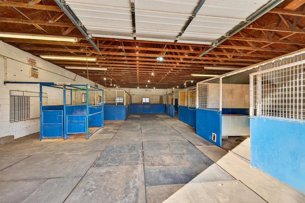 7154 E Fm 922 Valley View, TX 76272