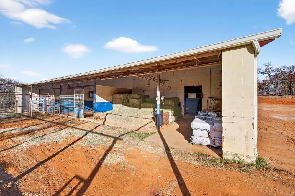 7154 E Fm 922 Valley View, TX 76272