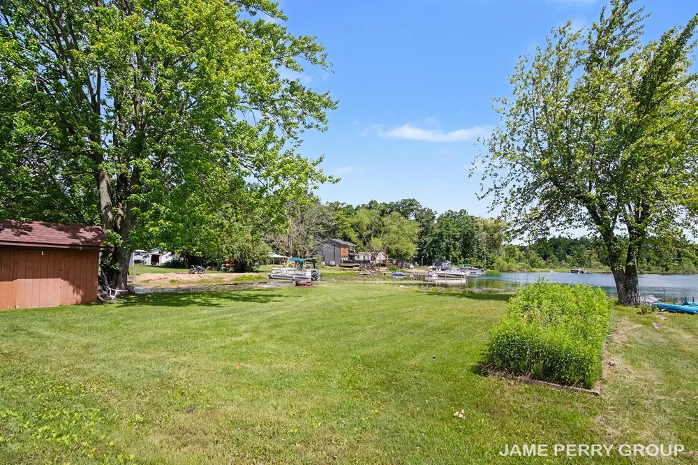 3357 Flint Drive Sheridan, MI 48884