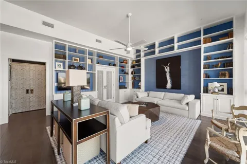 400 W 4th Street #508