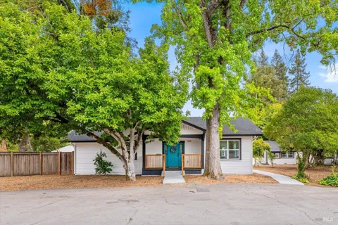 1524 Fair Oaks Court