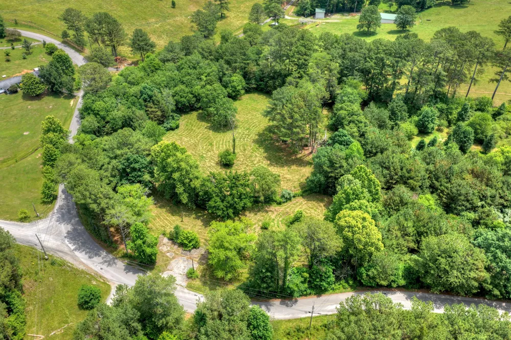 526 Airport Road Copperhill, TN 37317