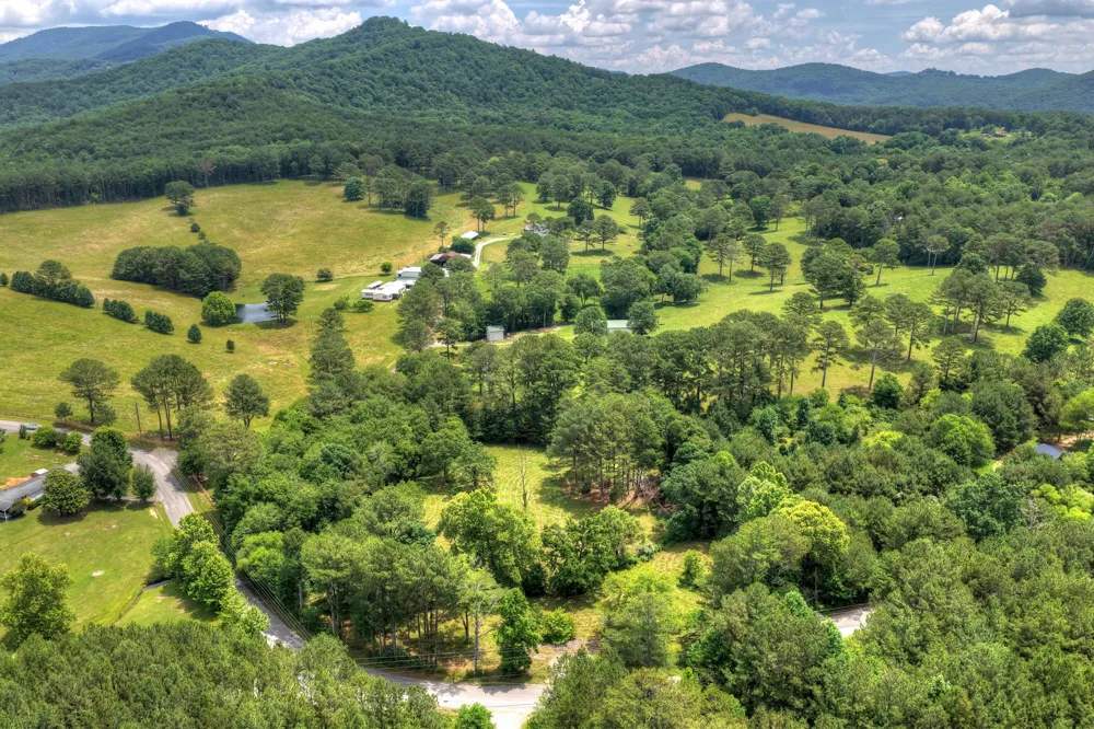526 Airport Road Copperhill, TN 37317