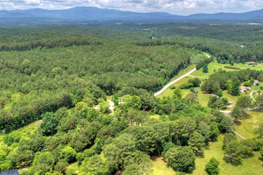 526 Airport Road Copperhill, TN 37317