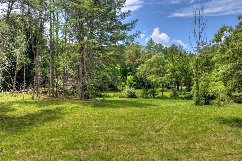 526 Airport Road Copperhill, TN 37317