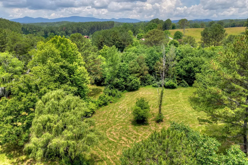 526 Airport Road Copperhill, TN 37317