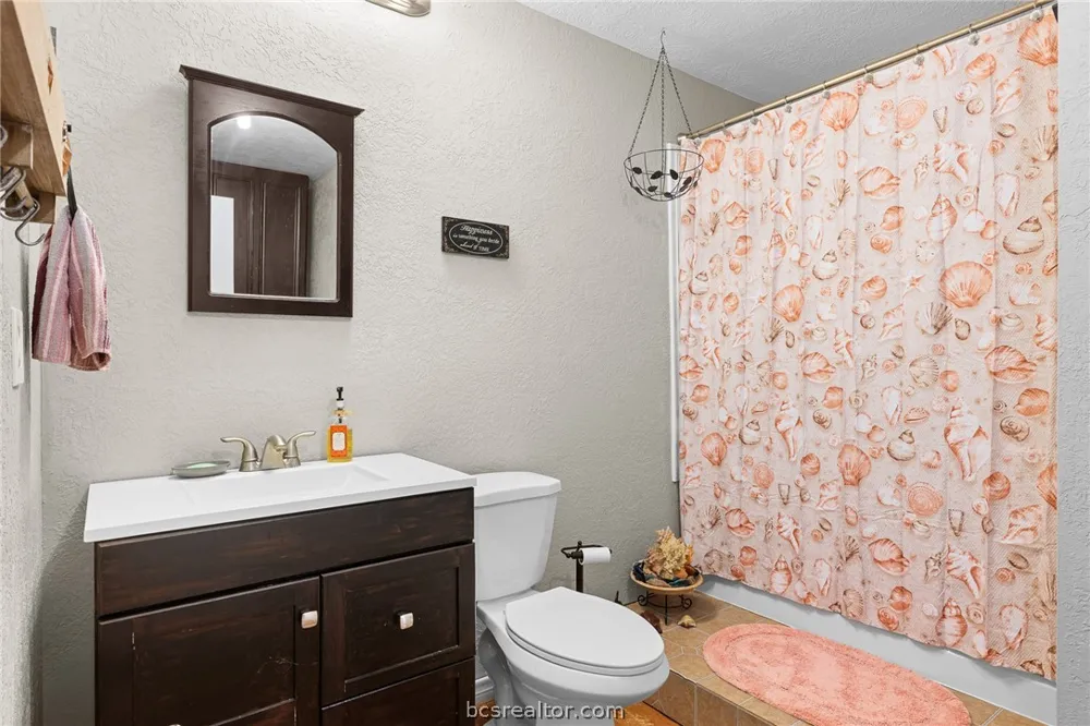 4942 Old Wagon Lane Richards, TX 77873