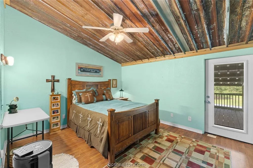 4942 Old Wagon Lane Richards, TX 77873