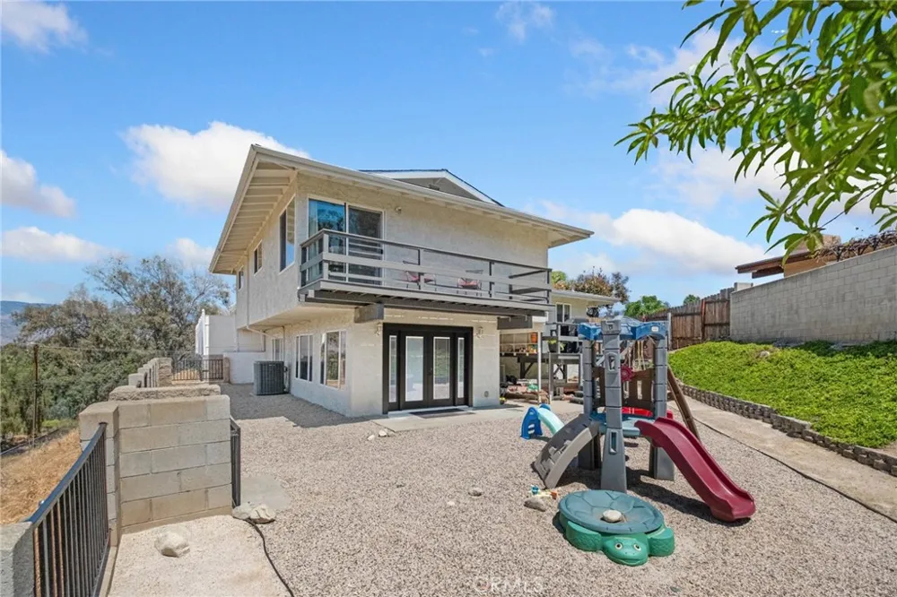 1510 Pamela Redlands, CA 92373