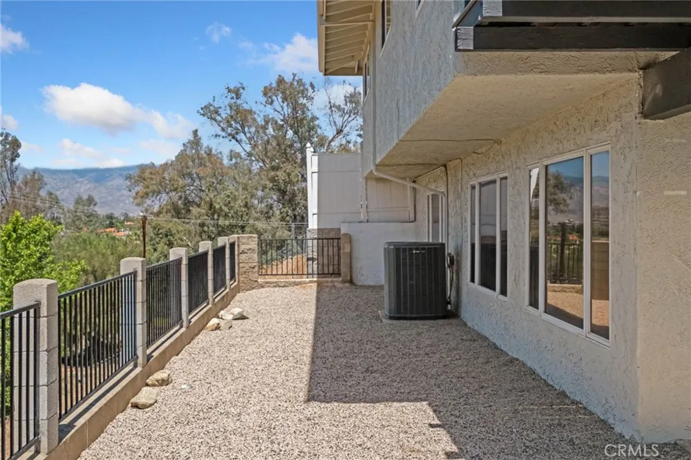 1510 Pamela Redlands, CA 92373