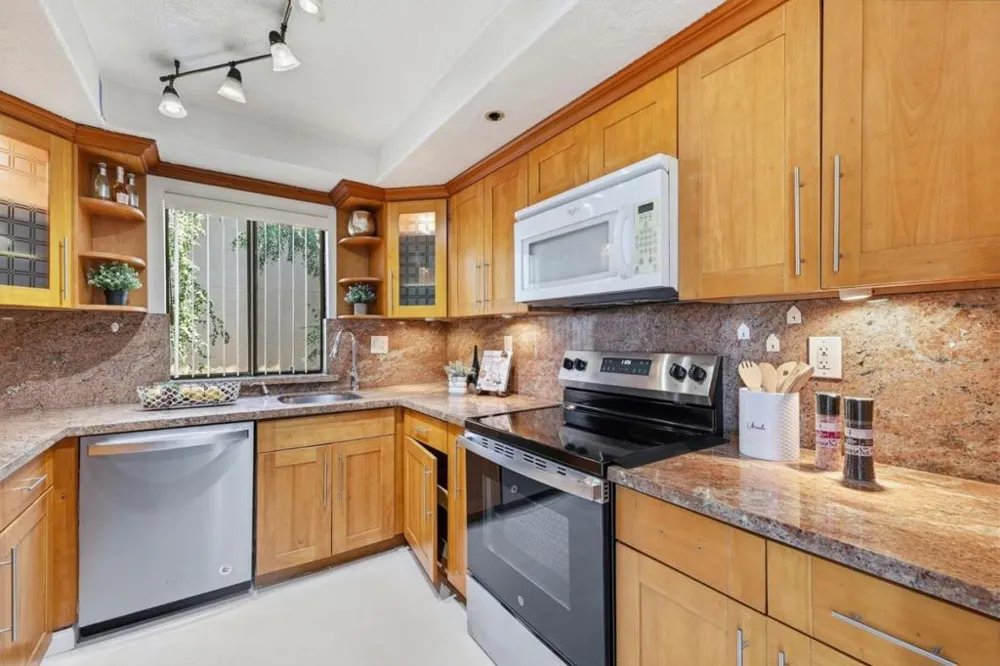 20740 Celeste Circle Cupertino, CA 95014