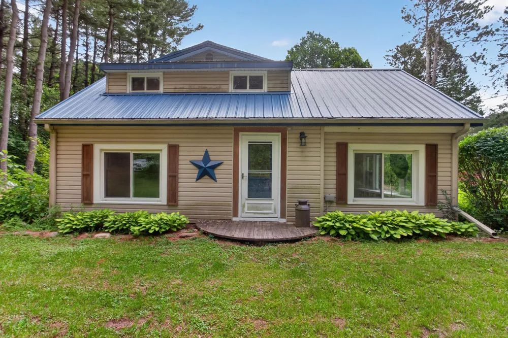 8727 Lansing Avenue Rives Junction, MI 49277