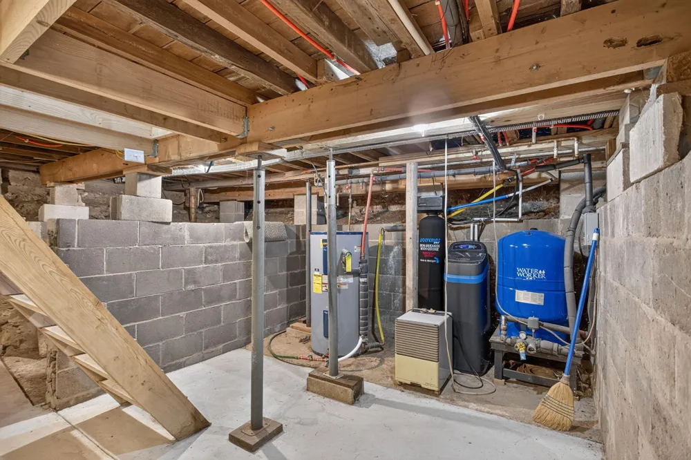 8727 Lansing Avenue Rives Junction, MI 49277