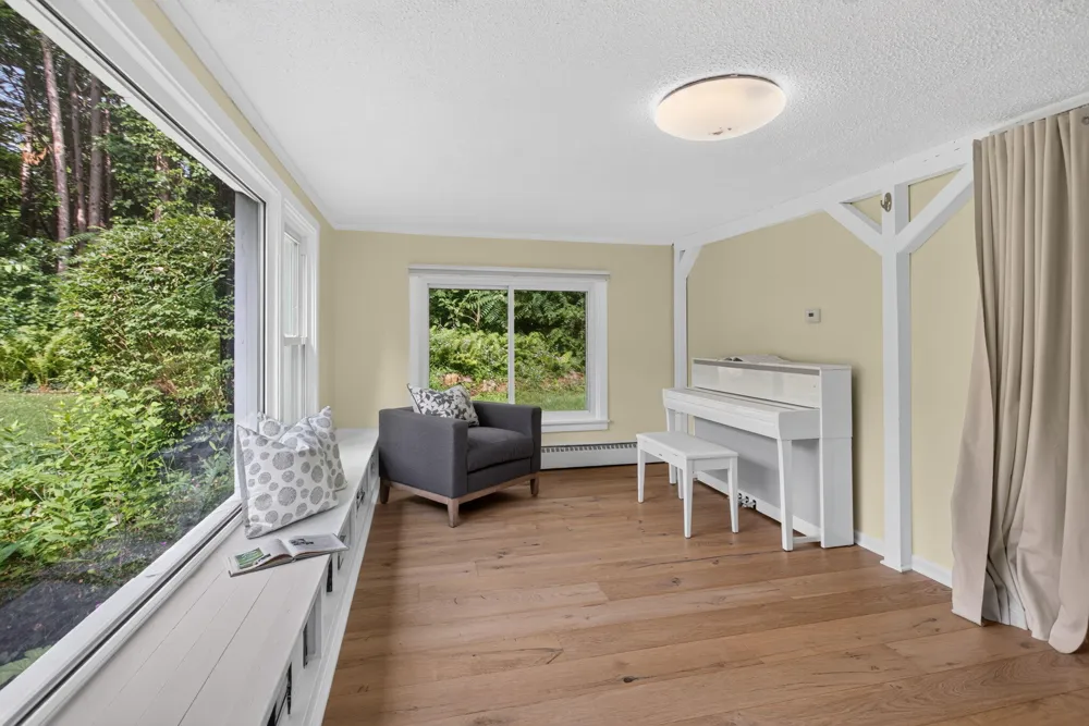 8727 Lansing Avenue Rives Junction, MI 49277