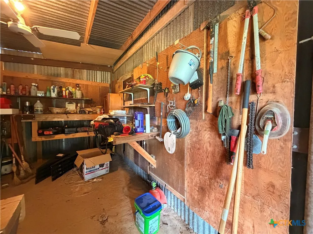 17 County Road 236A Gonzales, TX 78629