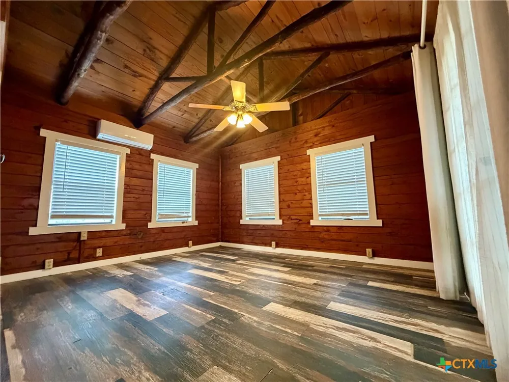 17 County Road 236A Gonzales, TX 78629
