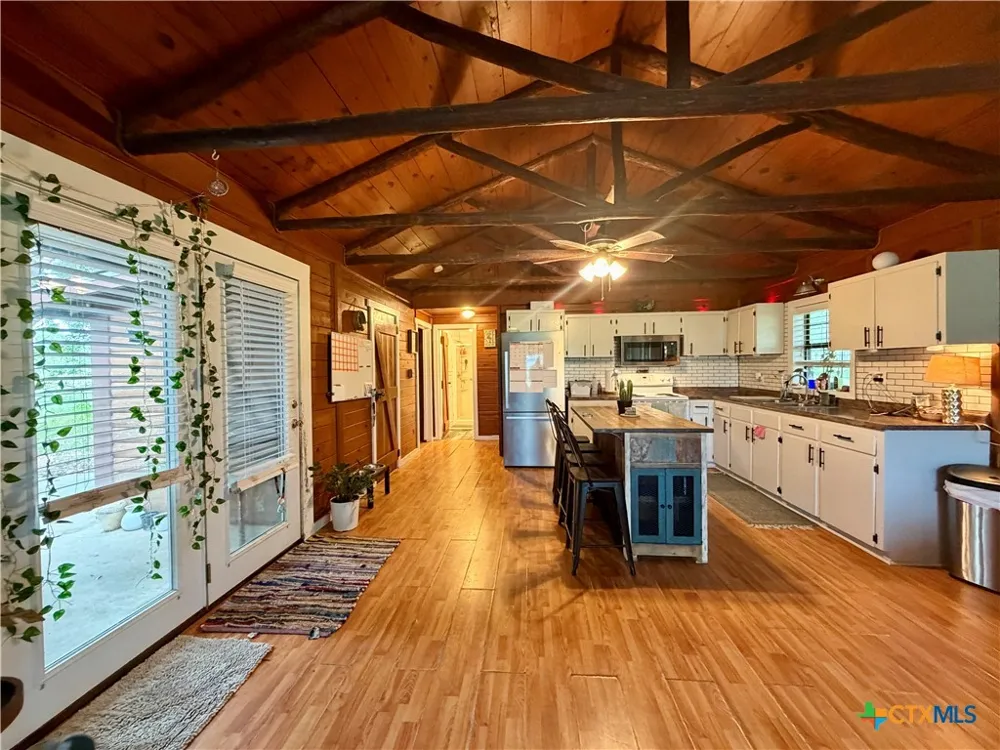 17 County Road 236A Gonzales, TX 78629