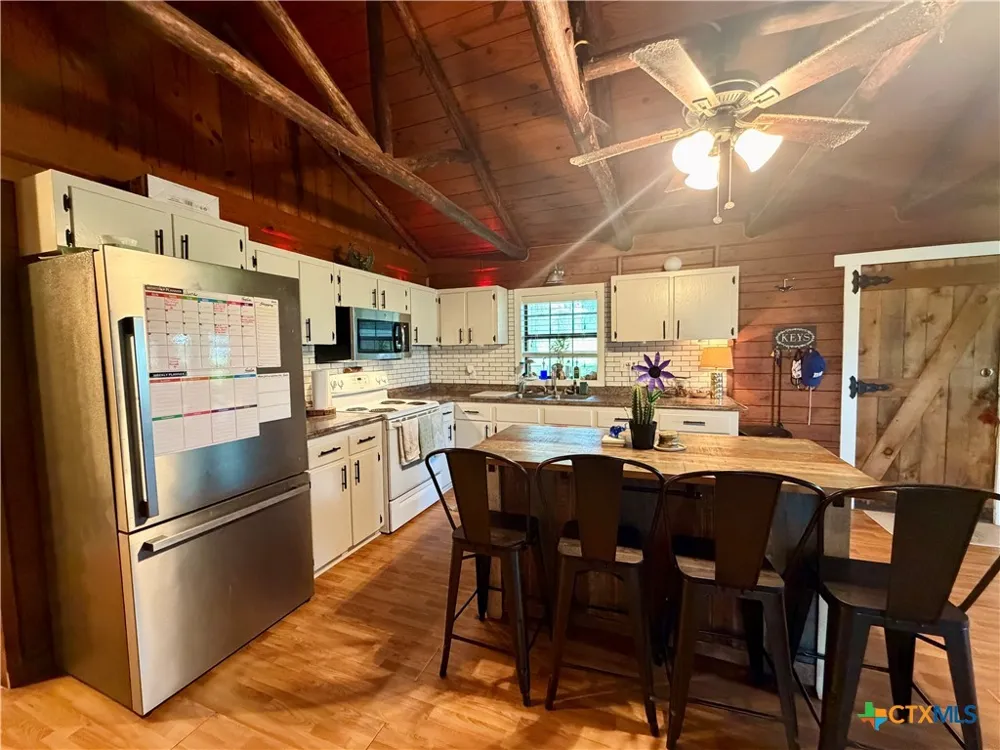 17 County Road 236A Gonzales, TX 78629