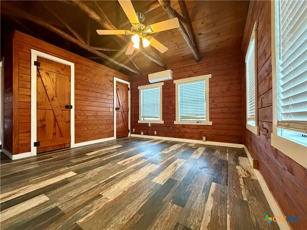 17 County Road 236A Gonzales, TX 78629