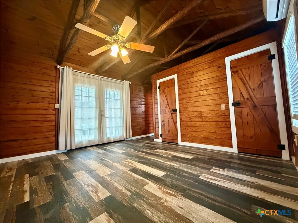17 County Road 236A Gonzales, TX 78629