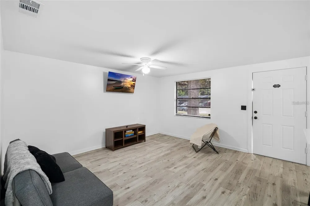1220 E 142ND AVENUE #A Tampa, FL 33613