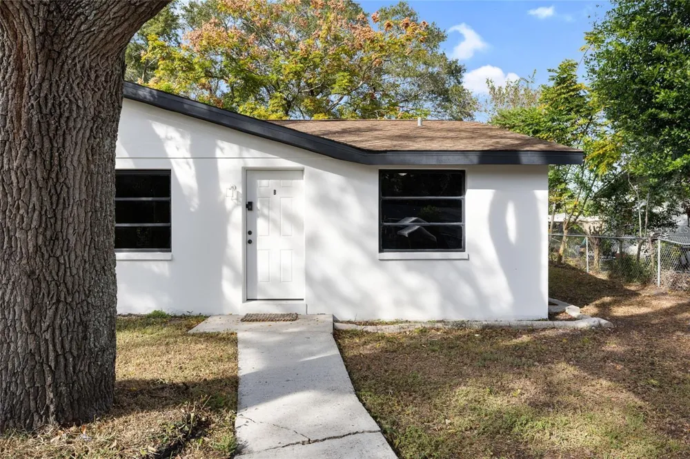 1220 E 142ND AVENUE #B Tampa, FL 33613