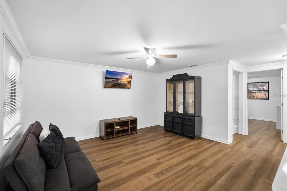 1220 E 142ND AVENUE #B Tampa, FL 33613