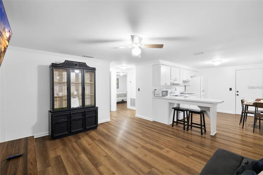 1220 E 142ND AVENUE #B Tampa, FL 33613