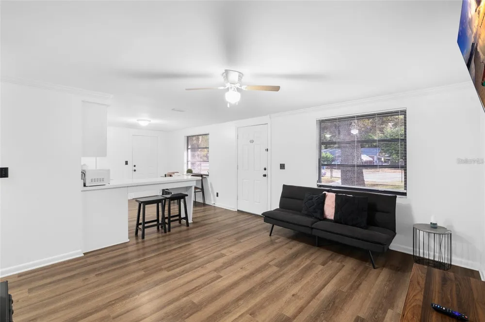 1220 E 142ND AVENUE #B Tampa, FL 33613