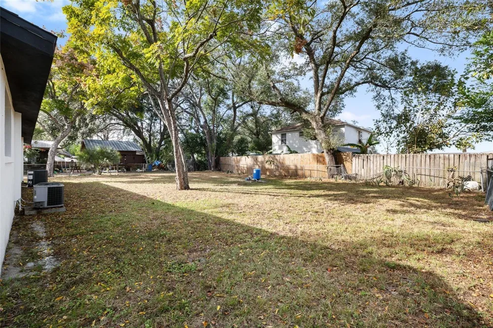 1220 E 142ND AVENUE #B Tampa, FL 33613