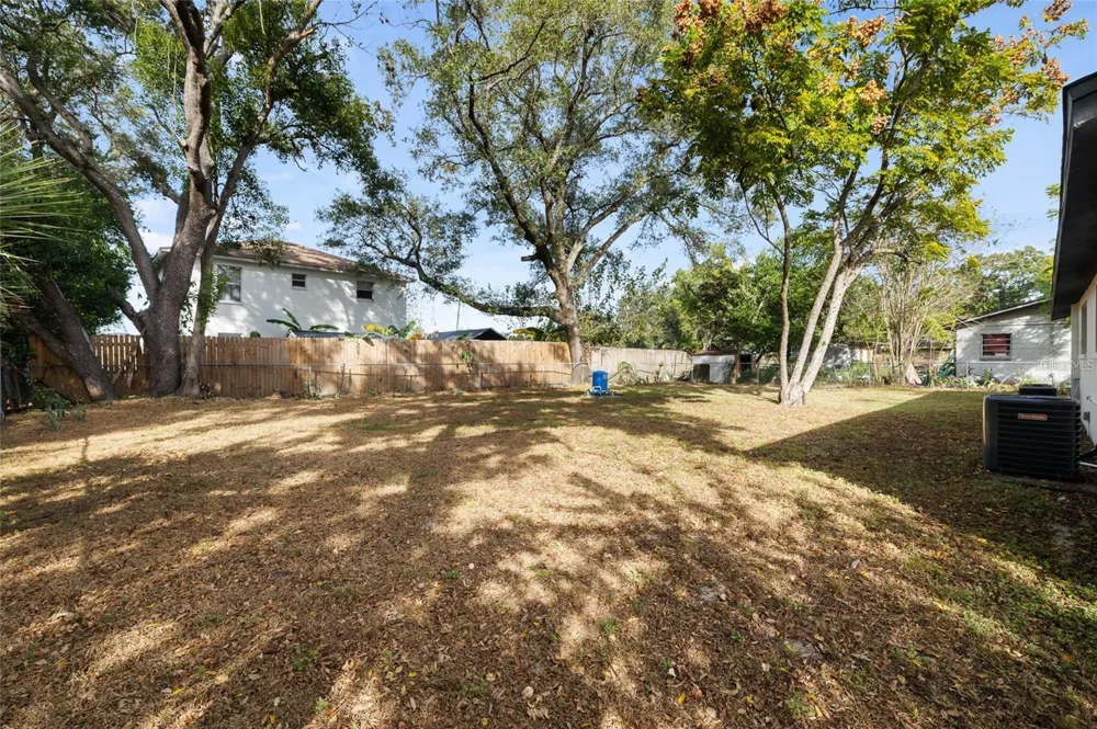 1220 E 142ND AVENUE #B Tampa, FL 33613