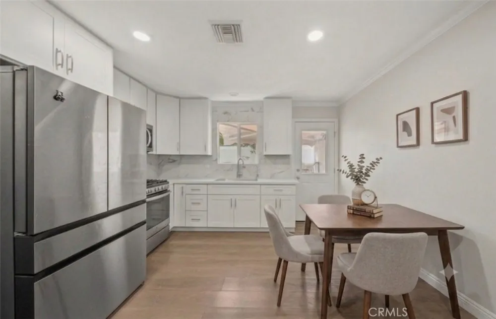 7720 Ensign Avenue Sun Valley, CA 91352