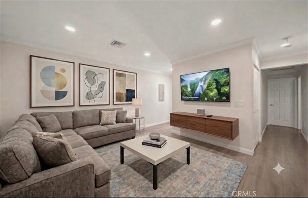 7720 Ensign Avenue Sun Valley, CA 91352