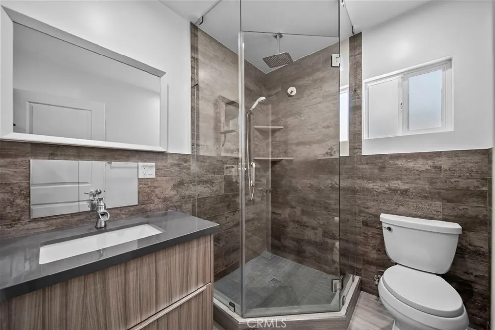 7720 Ensign Avenue Sun Valley, CA 91352