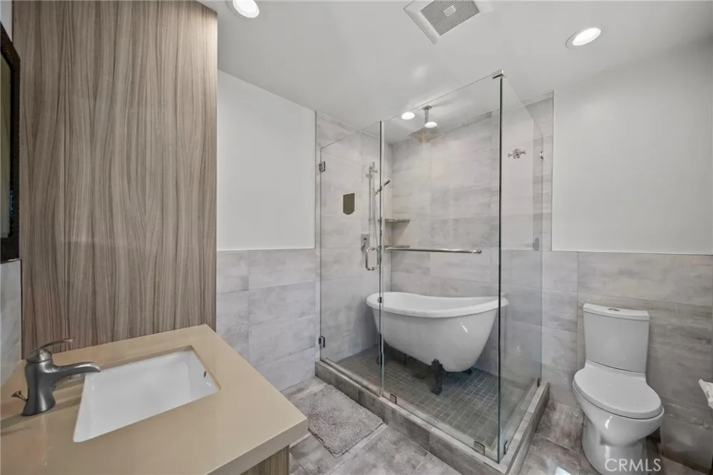 7720 Ensign Avenue Sun Valley, CA 91352