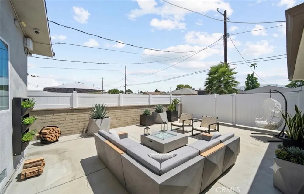 7720 Ensign Avenue Sun Valley, CA 91352