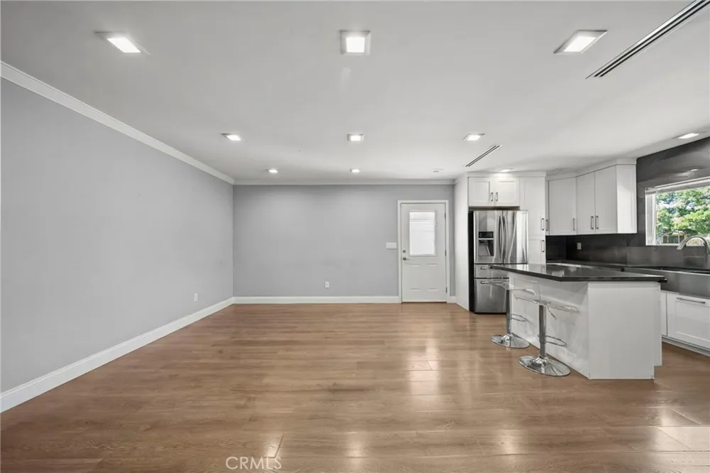 7720 Ensign Avenue Sun Valley, CA 91352