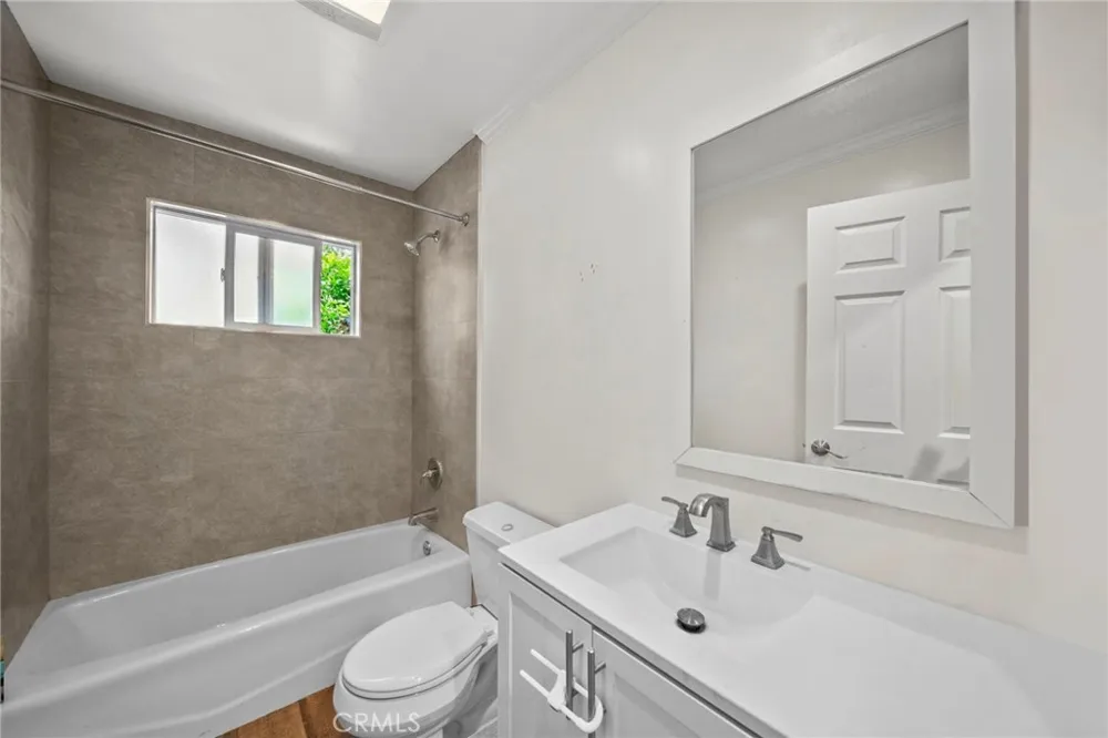 7720 Ensign Avenue Sun Valley, CA 91352