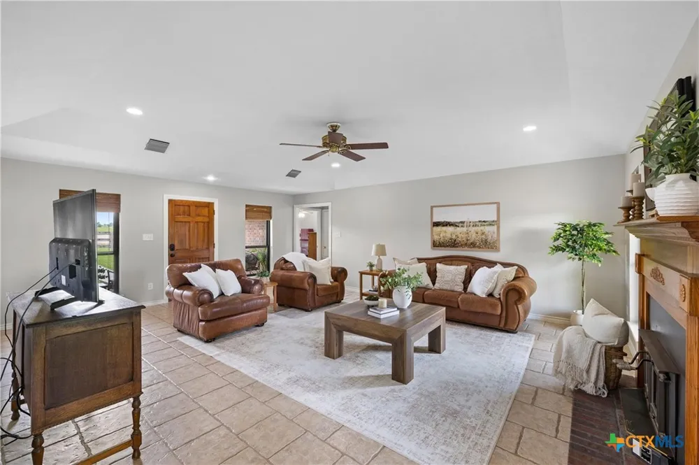 1016 County Road 306 Rockdale, TX 76567