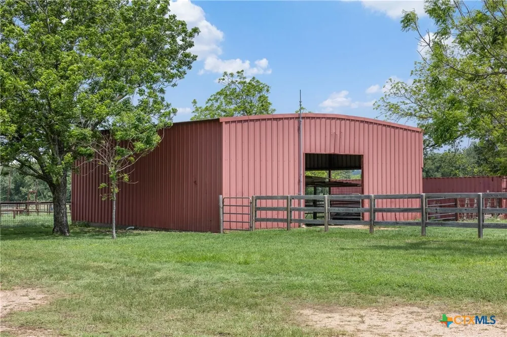 1016 County Road 306 Rockdale, TX 76567