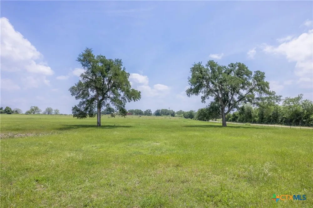 1016 County Road 306 Rockdale, TX 76567
