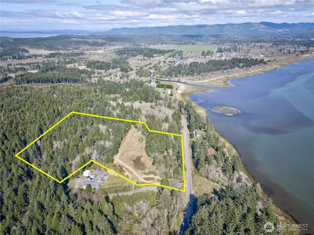 1740 State Route 101 Ilwaco, WA 98624