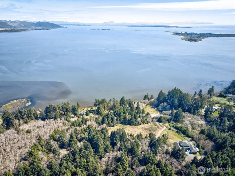 1740 State Route 101 Ilwaco, WA 98624